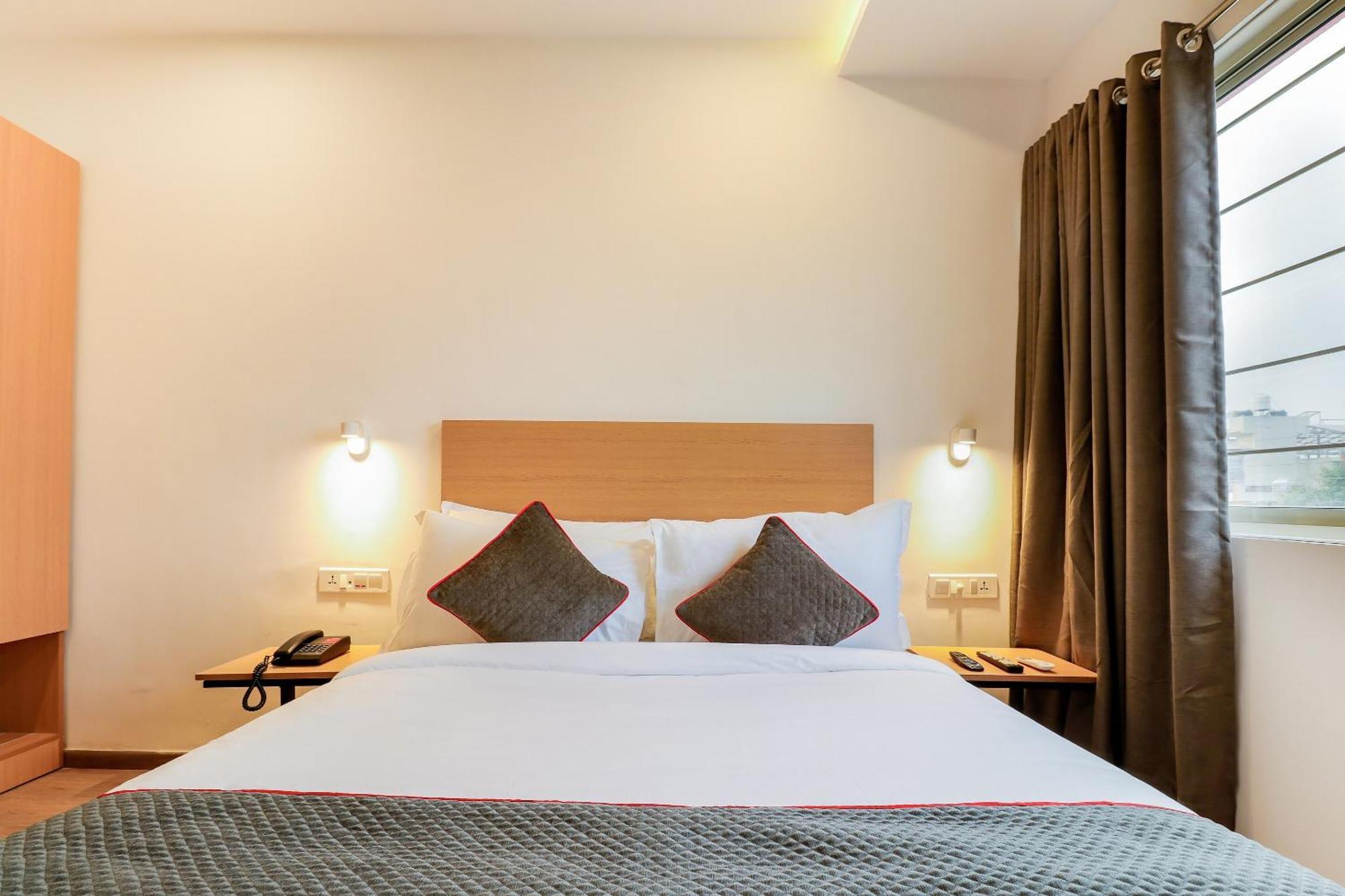 Super Townhouse The Landmark Indore Exterior foto