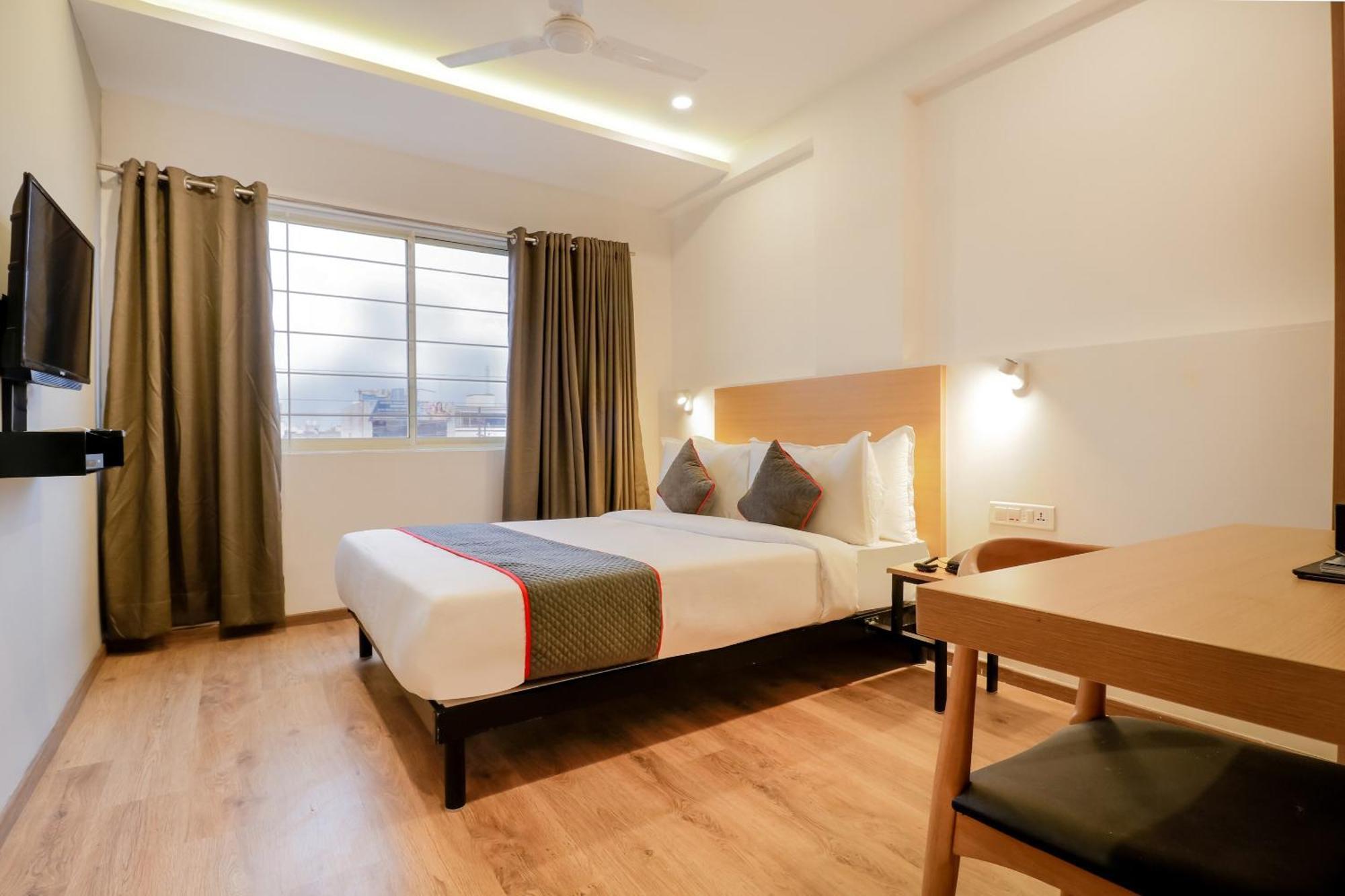 Super Townhouse The Landmark Indore Exterior foto